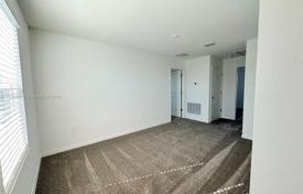 5-zimmer haus in der stadt 262 m² in Florida, Vereinigte Staaten. $413 000