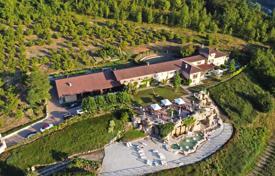 42-zimmer villa in Cuneo, Italien. 2 350 000 €
