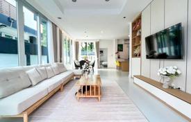 6-zimmer villa 300 m² in Pattaya, Thailand. $581 000