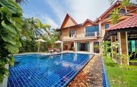 4-zimmer villa in Bang Tao Strand, Thailand. $2 940  pro Woche