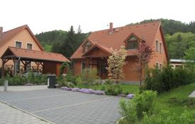 Haus in der Stadt – Karlsbad, Karlovy Vary Region, Tschechien. 276 000 €