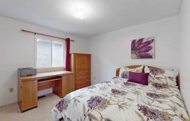 11-zimmer haus in der stadt in Scarborough, Kanada. C$1 665 000
