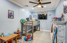4-zimmer haus in der stadt 223 m² in Miami, Vereinigte Staaten. $1 099 000