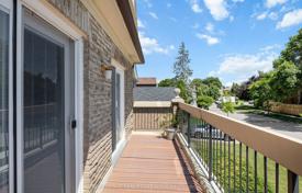 8-zimmer stadthaus in North York, Kanada. C$1 609 000