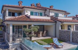 4-zimmer haus in der stadt 220 m² in Umag, Kroatien. 1 375 000 €
