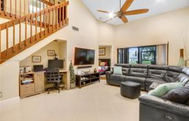 Haus in der Stadt – Tamarac, Broward, Florida,  Vereinigte Staaten. $440 000