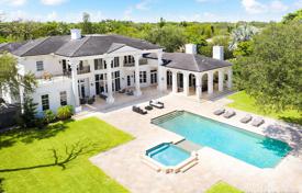 9-zimmer villa 939 m² in Miami, Vereinigte Staaten. 4 058 000 €