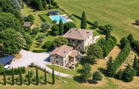 17-zimmer landgut 662 m² in Baschi, Italien. 1 300 000 €