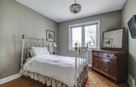 3-zimmer haus in der stadt in Etobicoke, Kanada. C$1 819 000