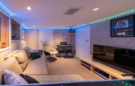 9-zimmer stadthaus in Old Toronto, Kanada. C$1 553 000