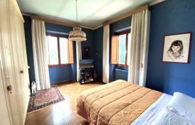 3-zimmer villa 190 m² in Florenz, Italien. 1 200 000 €
