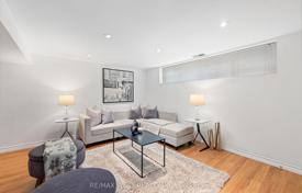 9-zimmer haus in der stadt in Etobicoke, Kanada. C$1 672 000