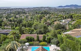 Villa – Mougins, Côte d'Azur, Frankreich. 3 200 000 €