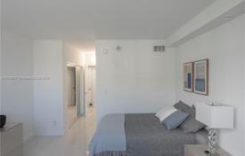 3-zimmer appartements in eigentumswohnungen 140 m² in Collins Avenue, Vereinigte Staaten. $729 000