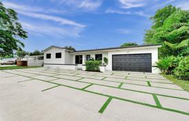 4-zimmer haus in der stadt 208 m² in Miami, Vereinigte Staaten. $1 098 000