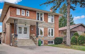 9-zimmer haus in der stadt in North York, Kanada. C$2 292 000