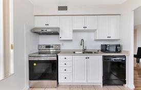 9-zimmer wohnung in Scarborough, Kanada. C$841 000