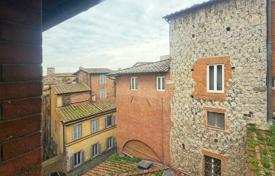 6-zimmer wohnung 140 m² in Siena, Italien. 625 000 €