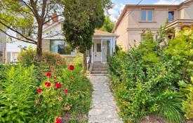 8-zimmer haus in der stadt in North York, Kanada. C$2 570 000