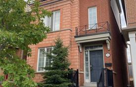 Haus in der Stadt – North York, Toronto, Ontario,  Kanada. C$1 244 000