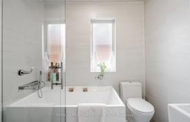 8-zimmer haus in der stadt in North York, Kanada. C$1 500 000