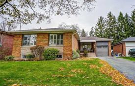 4-zimmer haus in der stadt in Etobicoke, Kanada. C$1 181 000