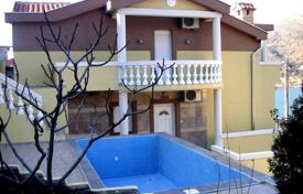 5-zimmer einfamilienhaus 218 m² in Donja Lastva, Montenegro. 540 000 €