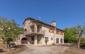 12-zimmer villa 380 m² in Sarteano, Italien. 530 000 €