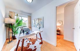 5-zimmer haus in der stadt in Scarborough, Kanada. C$1 171 000