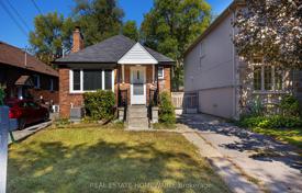 6-zimmer haus in der stadt in Scarborough, Kanada. C$1 262 000