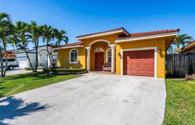 4-zimmer haus in der stadt 234 m² in Miami, Vereinigte Staaten. $590 000