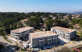 Wohnung – Lambesc, Bouches-du-Rhône, Provence-Alpes-Côte d'Azur,  Frankreich. From 321 000 €