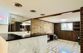 9-zimmer haus in der stadt in Scarborough, Kanada. C$1 749 000