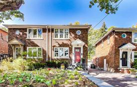 Stadthaus – East York, Toronto, Ontario,  Kanada. C$1 712 000