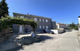 9-zimmer haus in der stadt 350 m² in Pula, Kroatien. 850 000 €