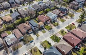 8-zimmer haus in der stadt in North York, Kanada. C$2 119 000