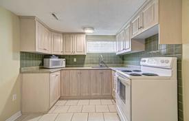 10-zimmer haus in der stadt in North York, Kanada. C$2 105 000