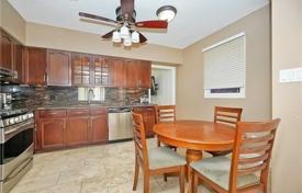 12-zimmer haus in der stadt in York, Kanada. C$1 635 000