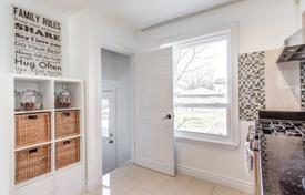 10-zimmer haus in der stadt in North York, Kanada. C$1 746 000