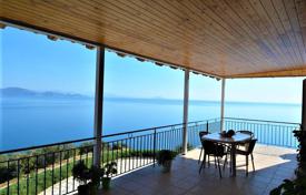 4-zimmer villa 400 m² auf der Peloponnes, Griechenland. 650 000 €