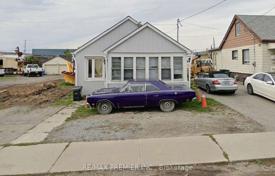 6-zimmer haus in der stadt in Etobicoke, Kanada. C$1 717 000
