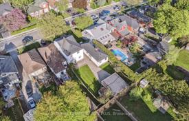 7-zimmer haus in der stadt in Etobicoke, Kanada. C$1 377 000