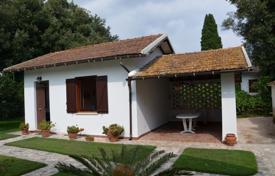 Villa – Sabaudia, Latium, Italien. 9 900 €  pro Woche