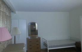 8-zimmer haus in der stadt in Etobicoke, Kanada. C$1 439 000