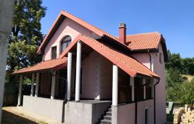 Haus in der Stadt – Kolasin, Montenegro. 169 000 €