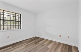 3-zimmer haus in der stadt 107 m² in Miami, Vereinigte Staaten. $449 000