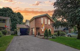 Haus in der Stadt – Scarborough, Toronto, Ontario,  Kanada. C$1 123 000