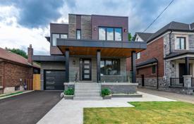 6-zimmer haus in der stadt in North York, Kanada. C$1 772 000