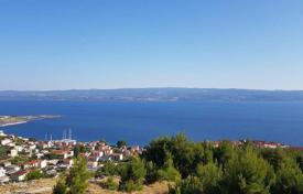 Grundstück in Split-Dalmatia County, Kroatien. 272 000 €