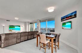 Eigentumswohnung – North Miami Beach, Florida, Vereinigte Staaten. 1 350 000 €
